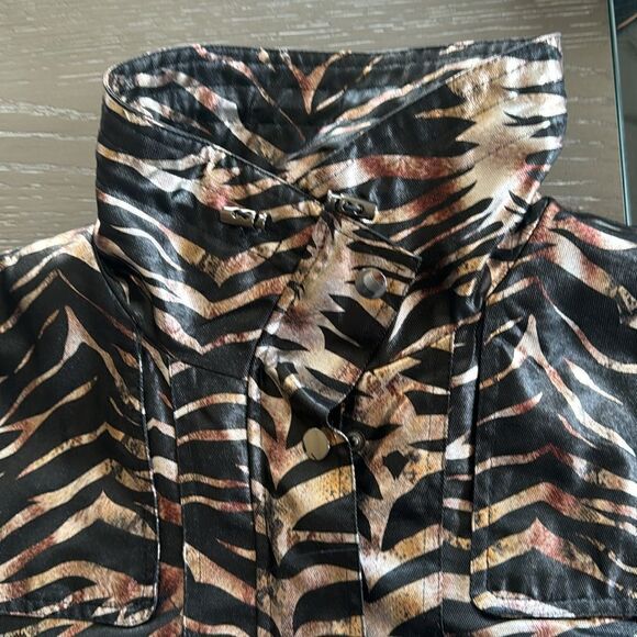 Erin London Women’s Cotton Blend Zebra Print Metallic Front Zip Up & Snap Size L - Picture 13 of 14